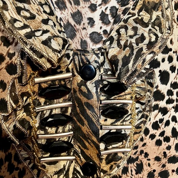 ⭐️2/$30⭐️ Animal/leopard print blouse, 3/4 sleeves, bead accents, size 1XL - Picture 4 of 9